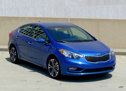 Front view of the 2014 Kia Forte EX Sedan