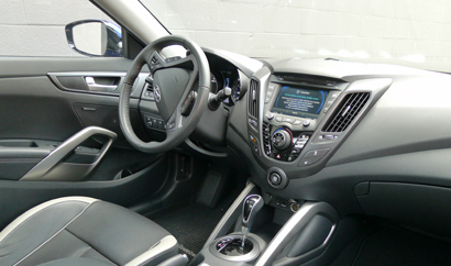 The interior of the 2013 Hyundai Veloster Turbo A/T