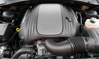 The 5.7-liter HEMI V8 of the 2013 Dodge Charger R/T AWD