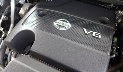 The 3.5-liter V6 of the 2013 Nissan Pathfinder Platinum 4x4