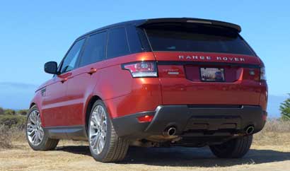 A three-quarter rear view of the 2014 Range Rover Sport V8 Supercharged