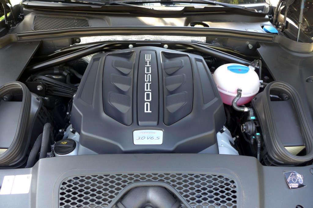 2015 Porsche Macan S 3.0-liter V6 2015 Macan Motor
