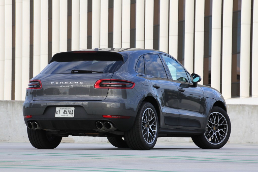 2015 Porsche Macan S rear three quarter view 2015 Porsche Macan Rear three quarter View
