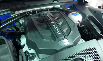 The 3.0-liter biturbo V6 of the 2015 Porsche Macan
