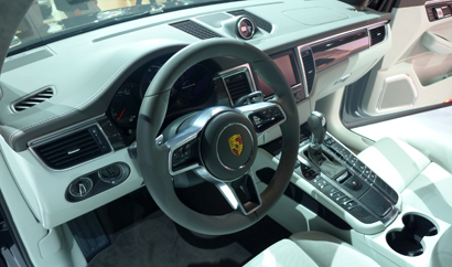 The interior of the 2015 Porsche Macan