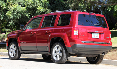 A three-quarter rear view of the 2014 Jeep Patriot Limited 4x4