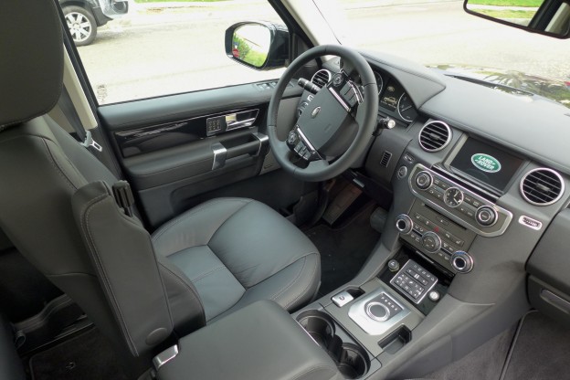 LR4 Interior