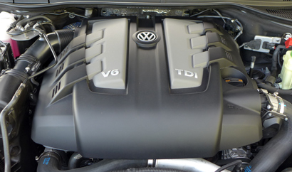 The clean diesel engine of the 2014 Volkswagen Touareg TDI R-Line