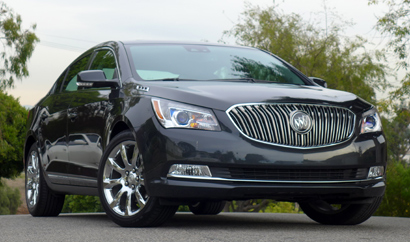 A three-quarter front view of the 2014 Buick LaCrosse Premium
