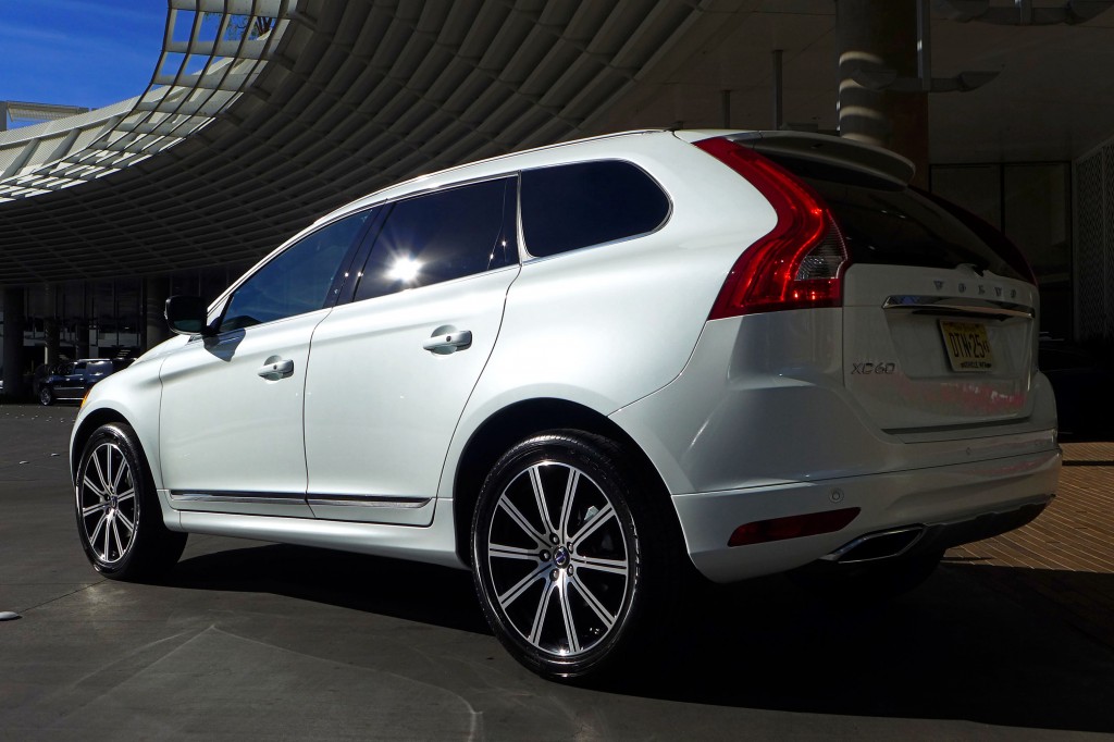 2015 Volvo XC60 Rear Three Quarter