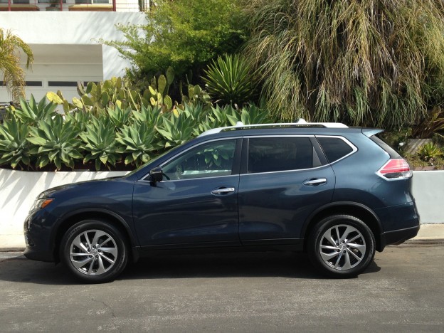 Nissan Rogue side