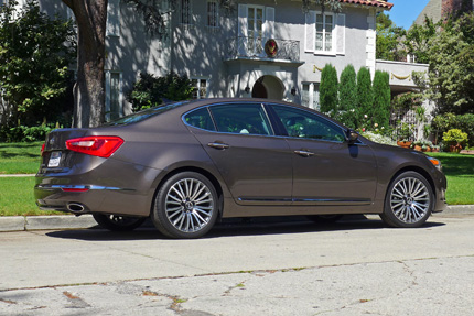 2014-Kia-Cadenza-Right-Side