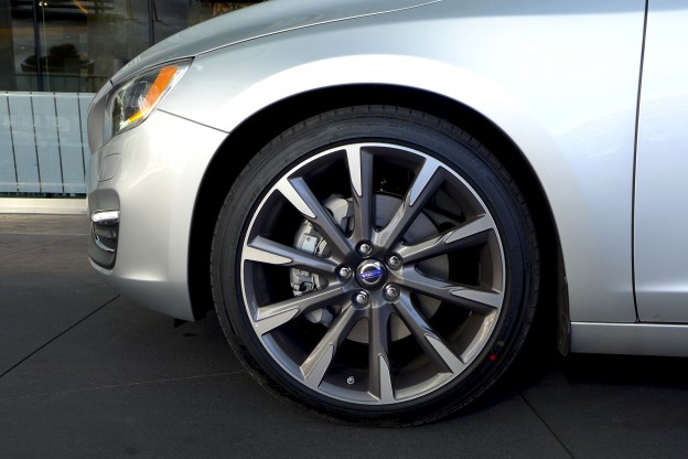 2015 Volvo S60 Wheel Detail