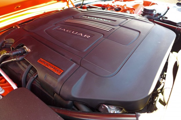 2015 Jaguar F-Type R motor