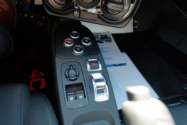 2015 Alfa Romeo 4C drive mode selector
