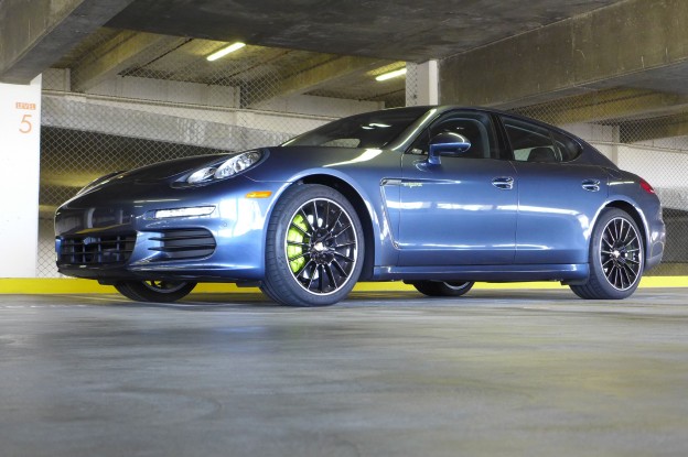 2015 Panamera Front Three Quarter Low