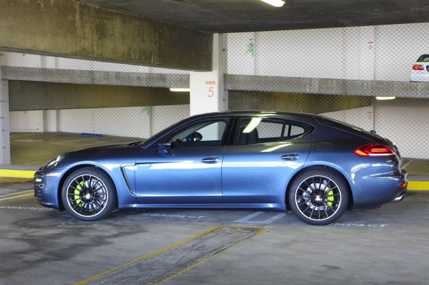 2015 Panamera Side