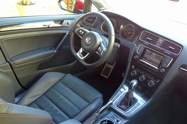 2015 Volkswagen GTI dashboard