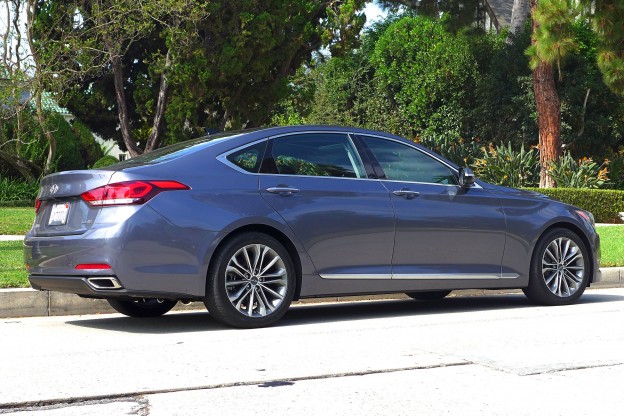 2015 Hyundai Genesis side