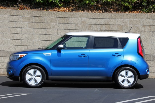 2015 Kia Soul EV left side