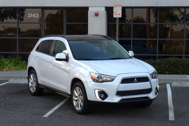 Mitsubishi Outlander front