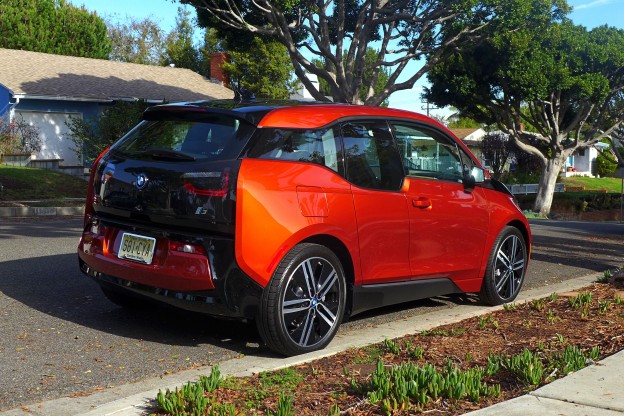 2015 BMW i3 rear three quarter low