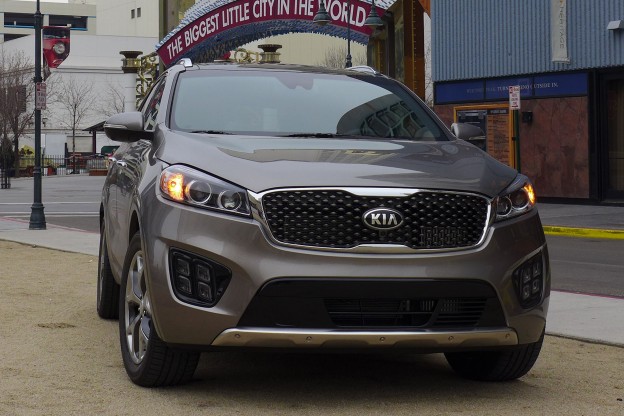 2016 Kia Sorento front view