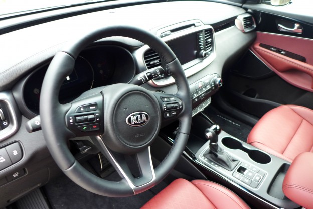 2016 Kia Sorento steering wheel