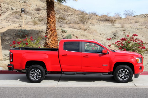 2015 GMC Canyon side view