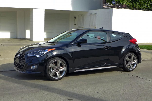 Hyundai Veloster R-Spec front-three quarter