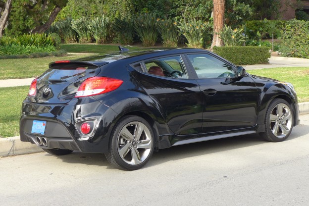 2015 Hyundai Veloster R-Spec rear-three-quarter
