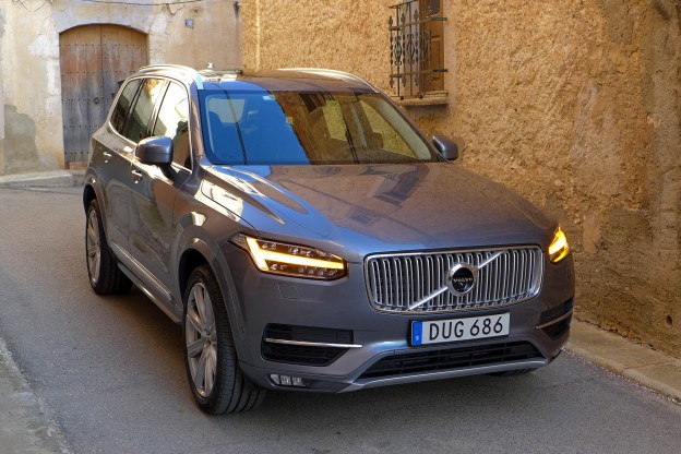 XC90-T6-front-three-quarter