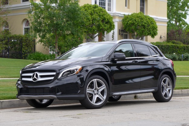 2015 GLA250 three quarter front view