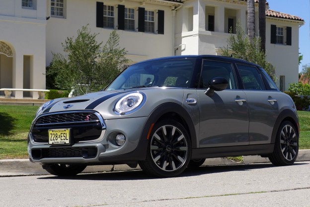 2015 Mini Cooper S front three quarter