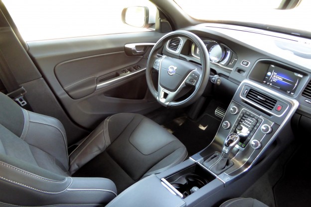 2016 Volvo V60 interior