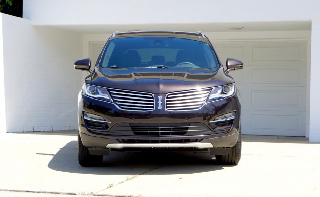 A front view of the 2015 Lincoln MKC Black Label AWD