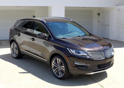 A three-quarter front view of the 2015 Lincoln MKC Black Label AWD in chroma couture premium metallic