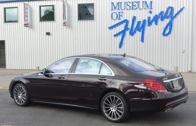 Mercedes Benz S550 Side View