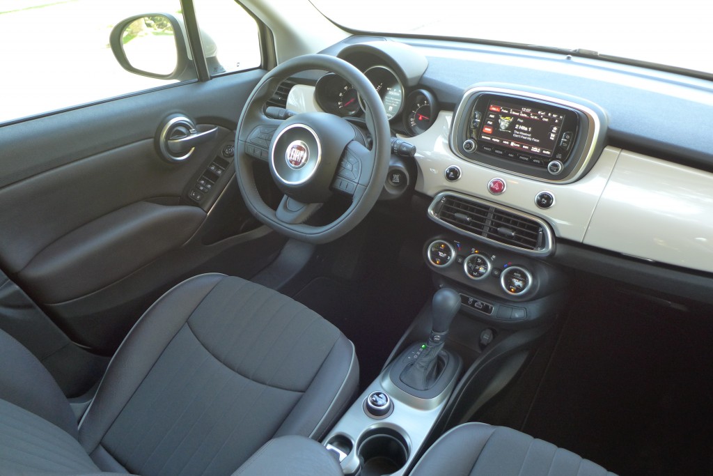 2016 Fiat 500X Lounge FWD Gayot