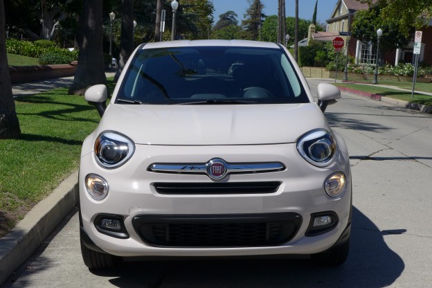 A front view of the 2016 Fiat 500X