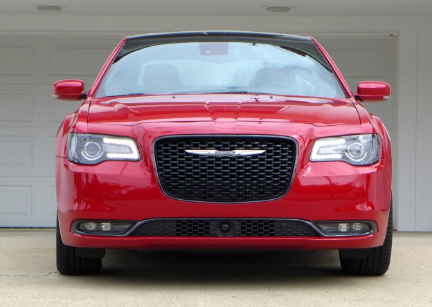 A front view of the 2015 Chrysler 300S