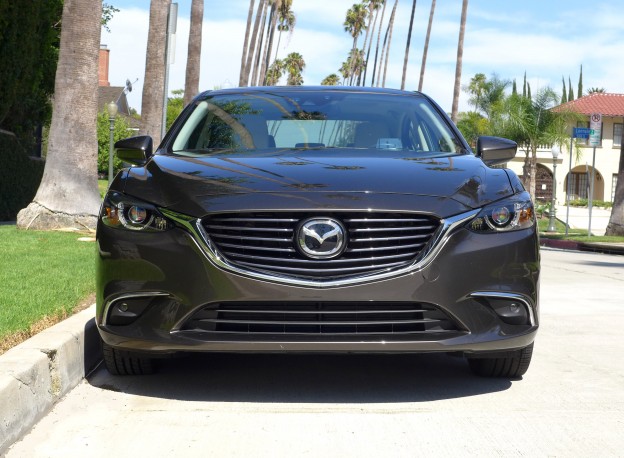 A front view of the 2016 Mazda6 i Grand Touring