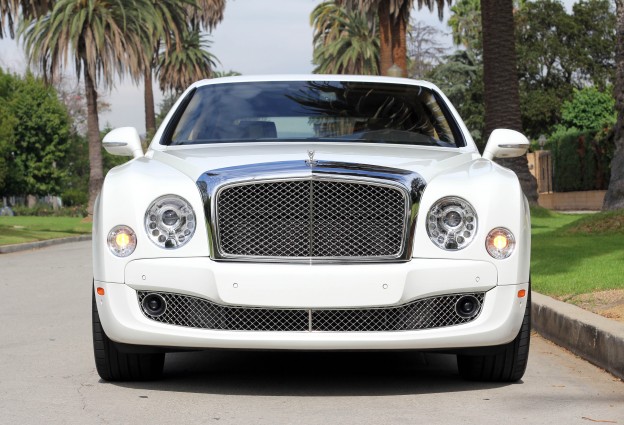 Front view of the 2016 Bentley Mulsanne