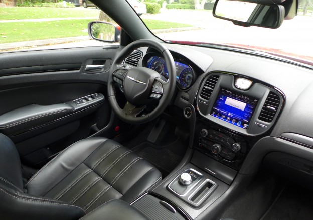 Black interior of the 2015 Chrysler 300S