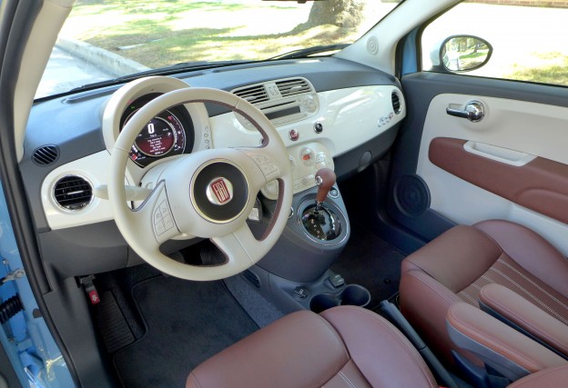 The dual-tone avorio (ivory) and retro marrone (brown) leather interior of the Fiat 500C 1957 Edition