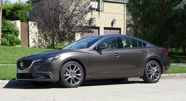 A three-quarter front view of the 2016 Mazda6 i Grand Touring