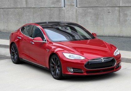 A three-quarter front view of the 2016 Tesla Model S P90D Ludicrous