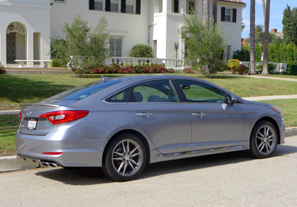 A three-quarter rear view of the 2016 Hyundai Sonata Sport 2.0T