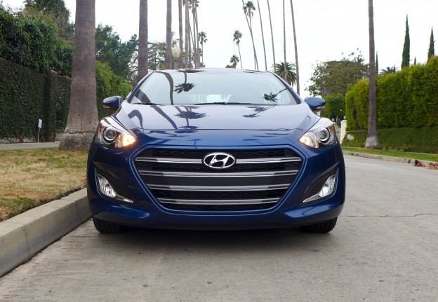 Front view of the 2016 Hyundai Elantra GT