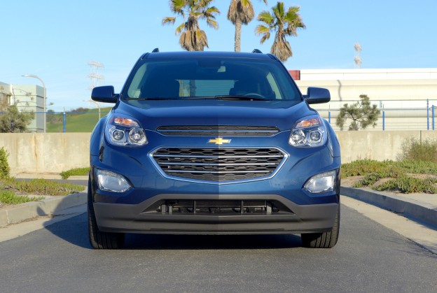 A front view of the 2016 Chevrolet Equinox FWD LT